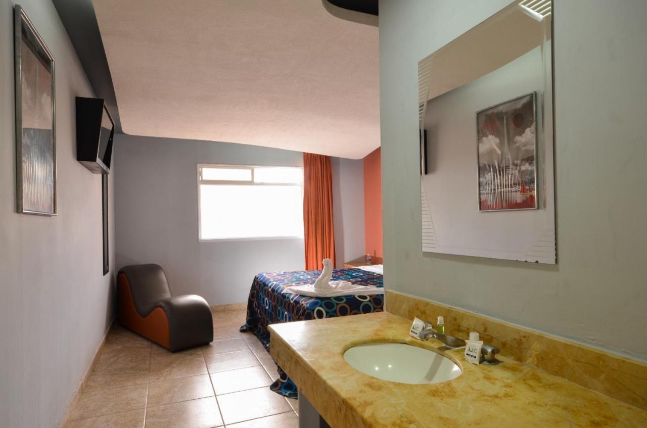 Motel Venecia Momoxpan Dış mekan fotoğraf